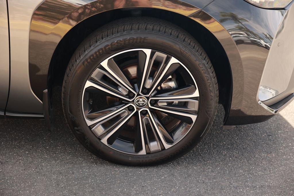 Used 2023 Toyota bZ4X Limited image 8