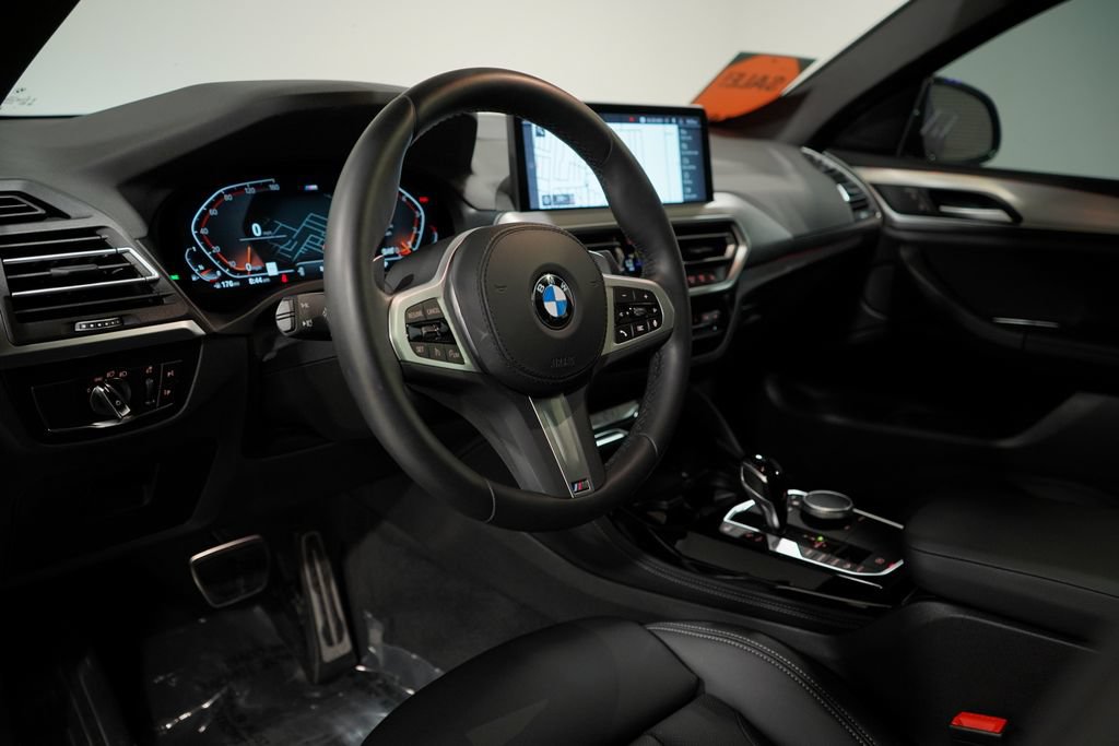 Used 2024 BMW X4 xDrive30i w/ M Sport Package AWD/4WD image 6