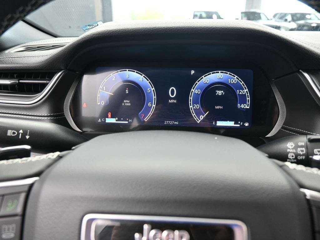 Used 2024 Jeep Grand Cherokee Limited RWD image 34