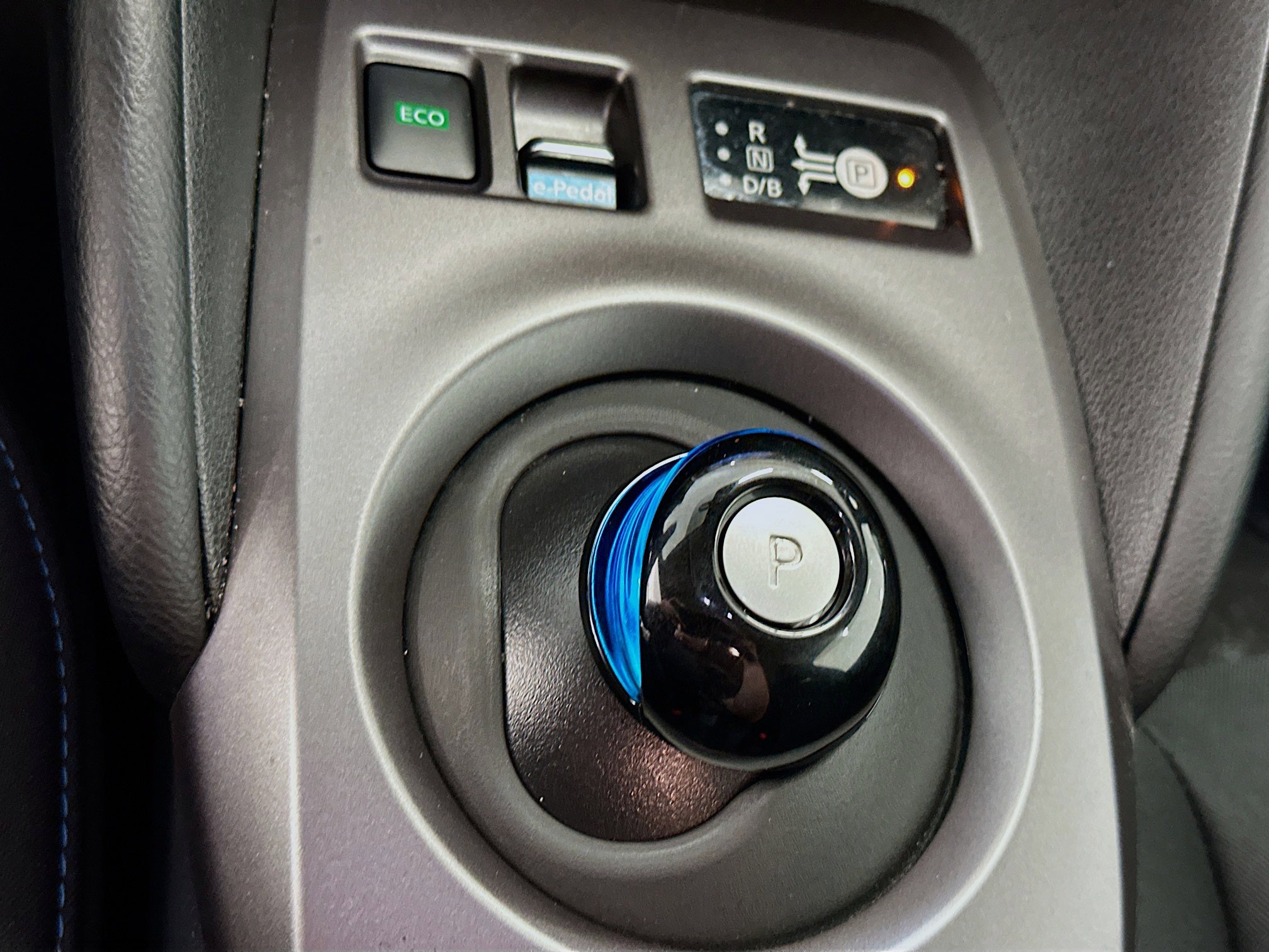 Used 2025 Nissan Leaf S image 24