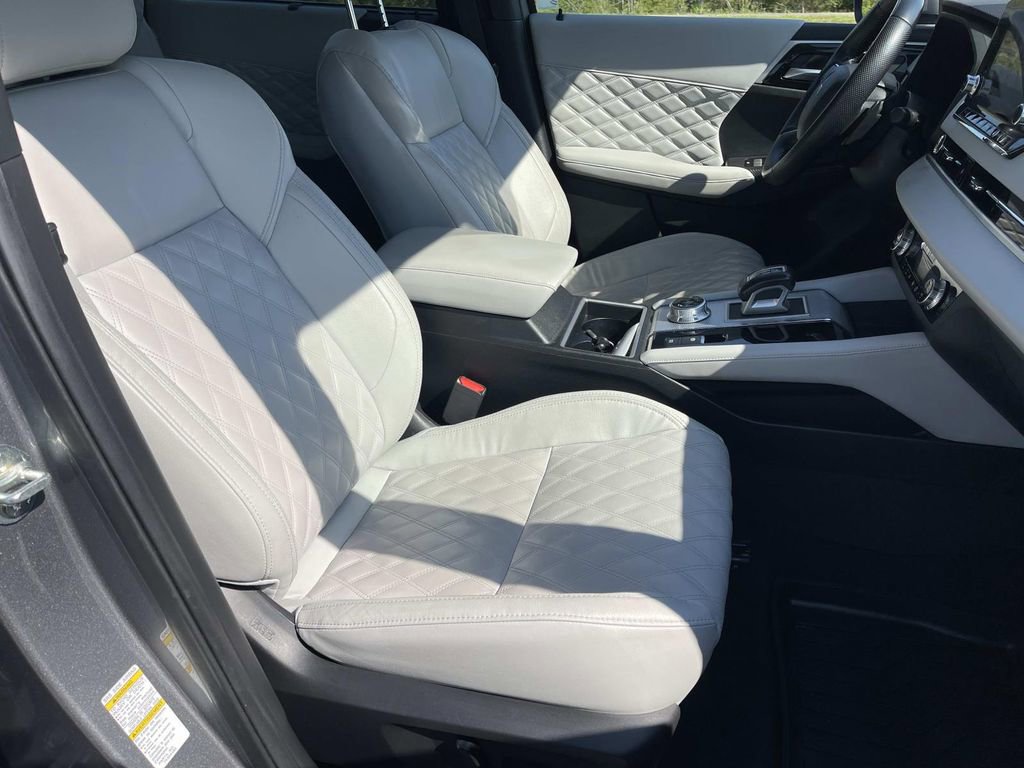 Used 2023 Mitsubishi Outlander SEL image 24