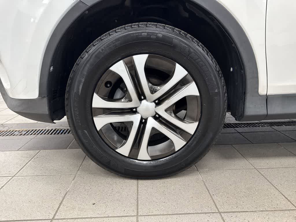 Used 2015 Toyota RAV4 LE AWD/4WD image 10