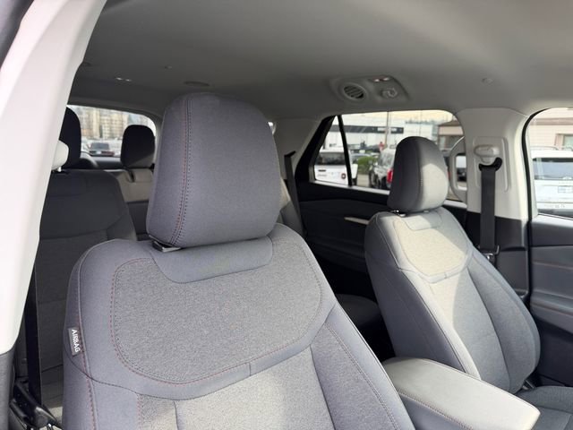 Used 2025 Ford Explorer Active image 41