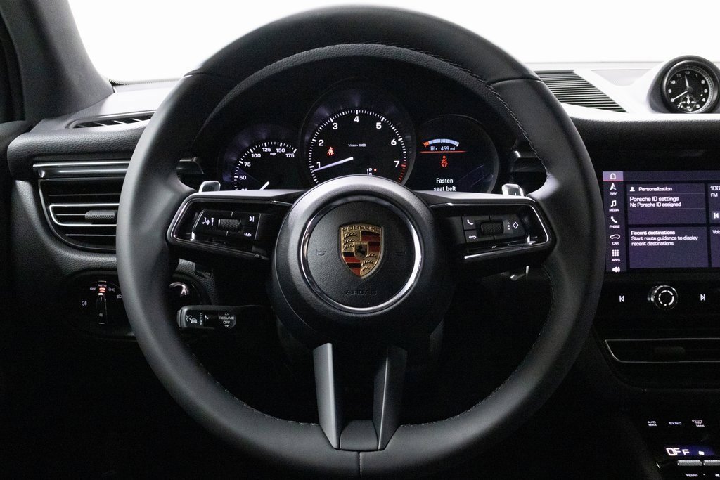Used 2025 Porsche Macan image 14
