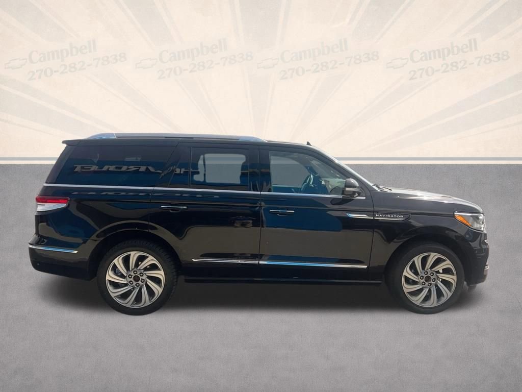 Used 2023 Lincoln Navigator Reserve AWD/4WD image 39