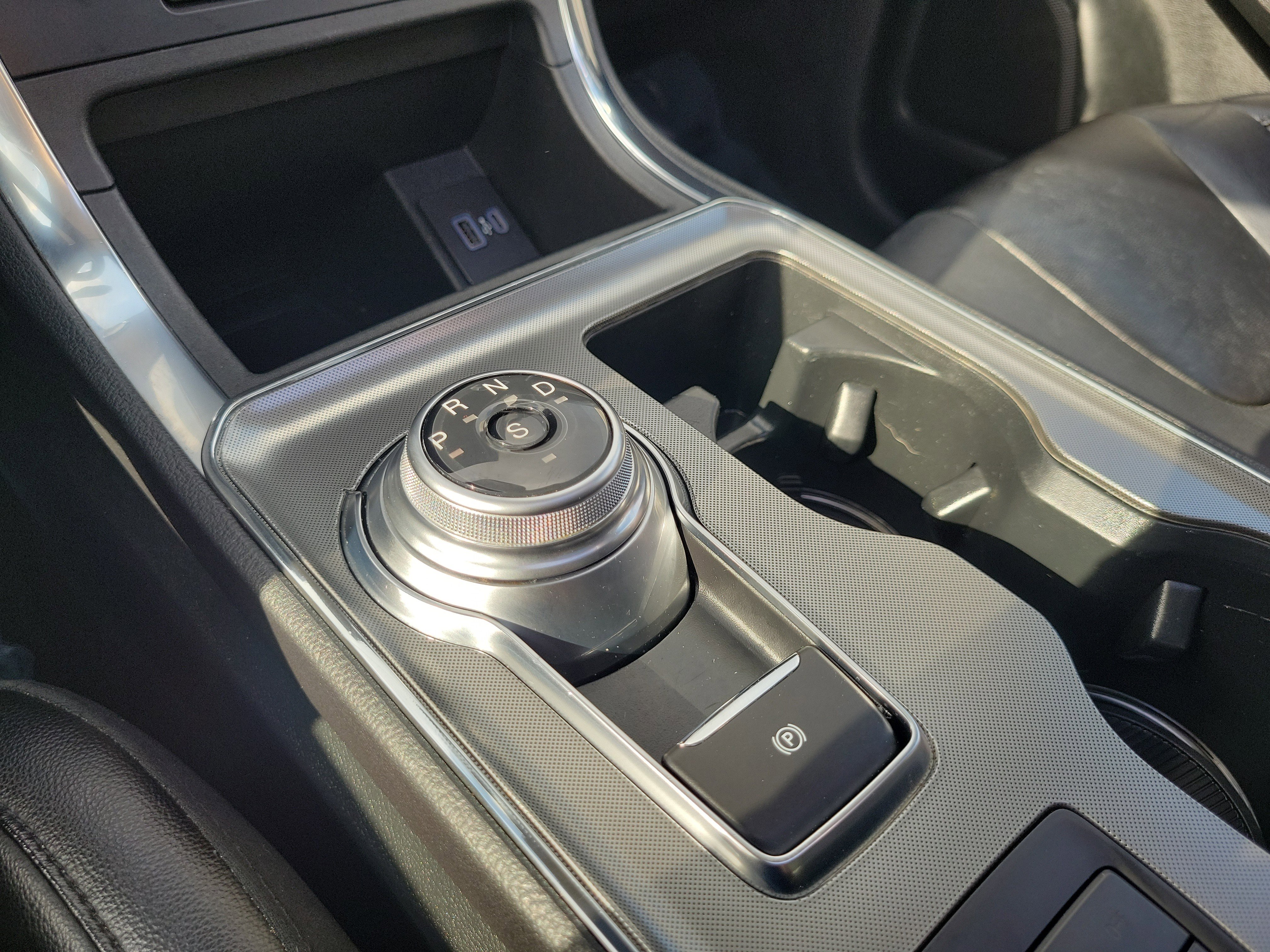 Used 2022 Ford Edge Titanium image 24