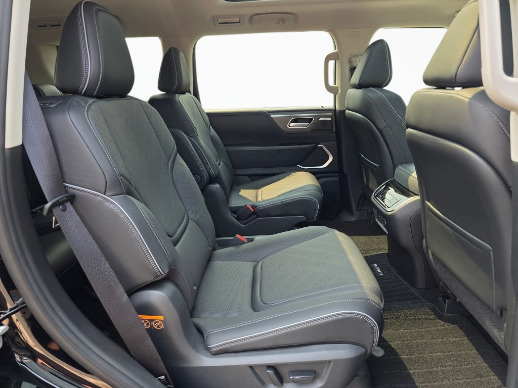 New 2027 INFINITI QX80 Luxe w/ Cargo Package AWD/4WD image 24
