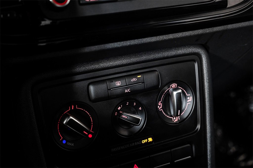 Used 2014 Volkswagen Beetle 1.8T image 17