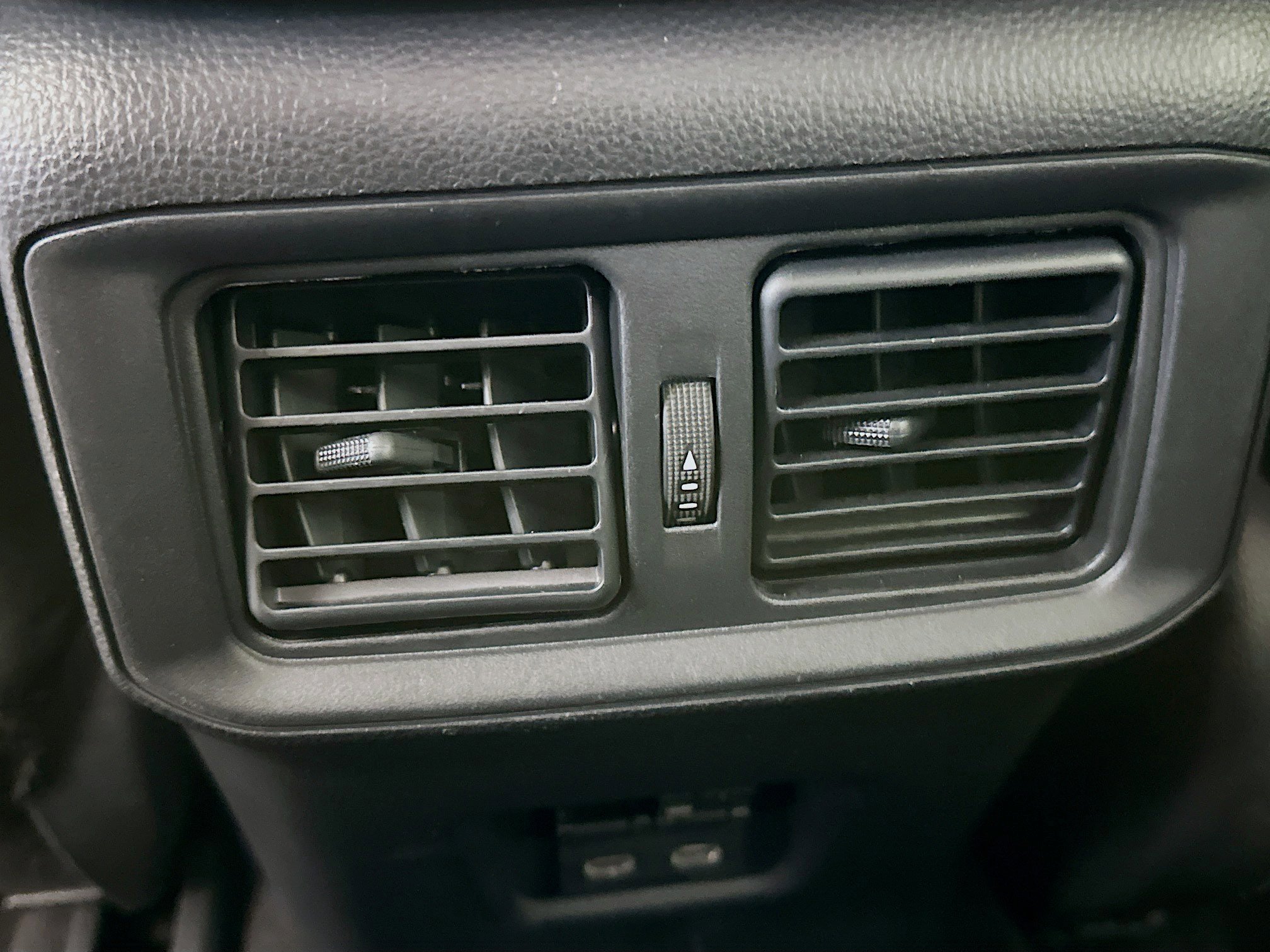 Used 2025 Toyota RAV4 XLE FWD image 27