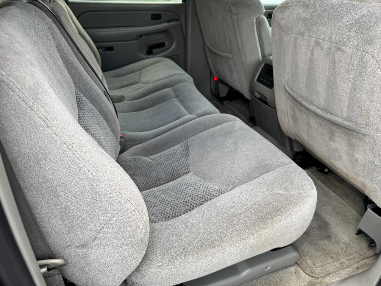 Used 2006 Chevrolet Suburban LS w/ Smart Select Package image 16