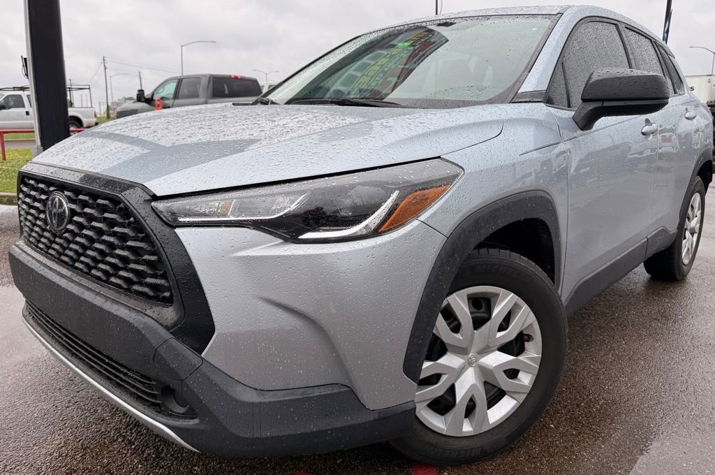 Used 2022 Toyota Corolla Cross L FWD image 2