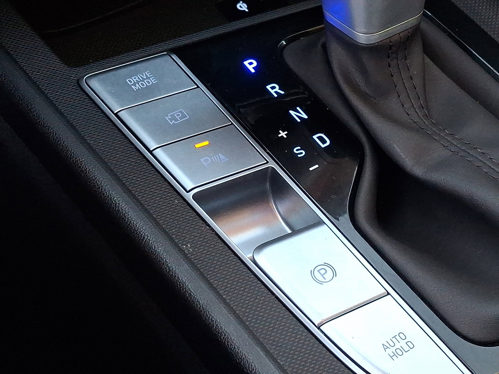 Certified 2024 Hyundai Elantra Limited FWD image 26