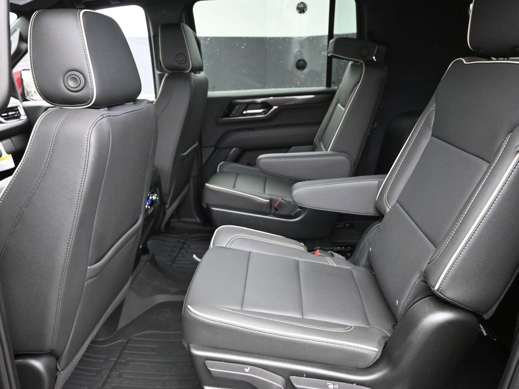 New 2025 GMC Yukon XL Elevation image 15