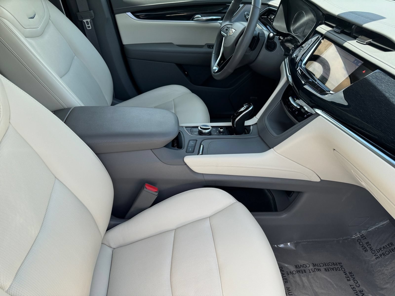 Used 2024 Cadillac XT6 Premium Luxury AWD/4WD image 9