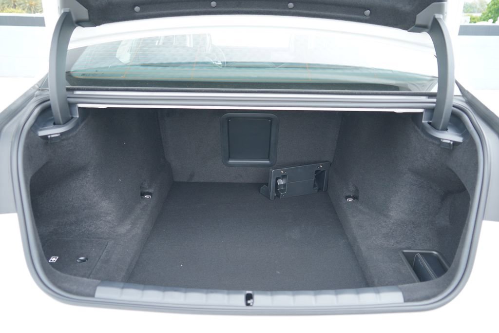 New 2026 BMW 740i w/ Premium Package RWD image 19