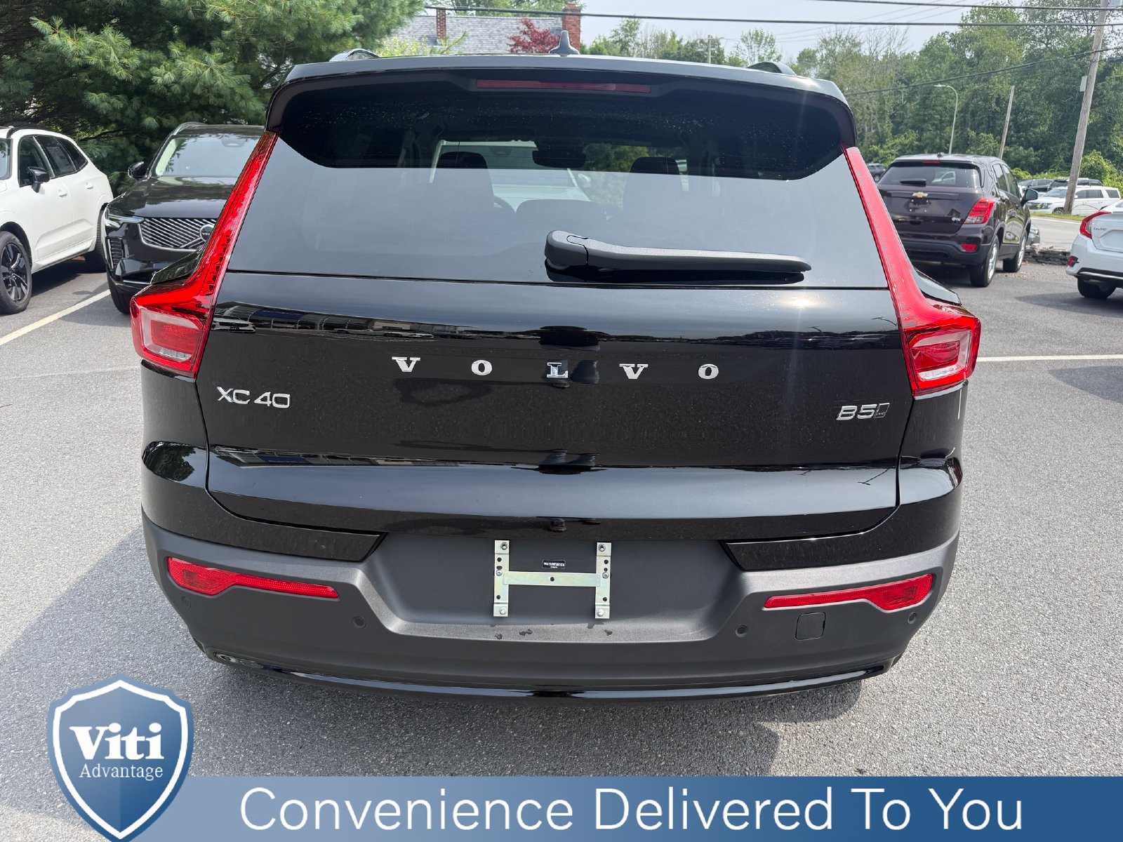 New 2026 Volvo XC40 B5 Plus w/ Protection Package Premier AWD/4WD image 7