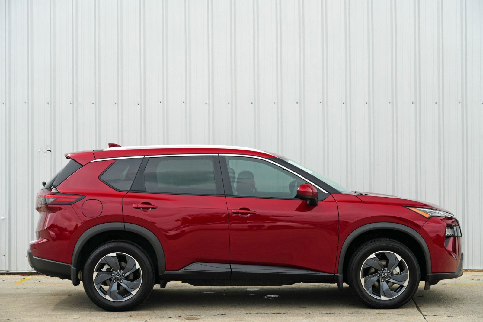 Used 2024 Nissan Rogue SV w/ SV Premium Package image 47