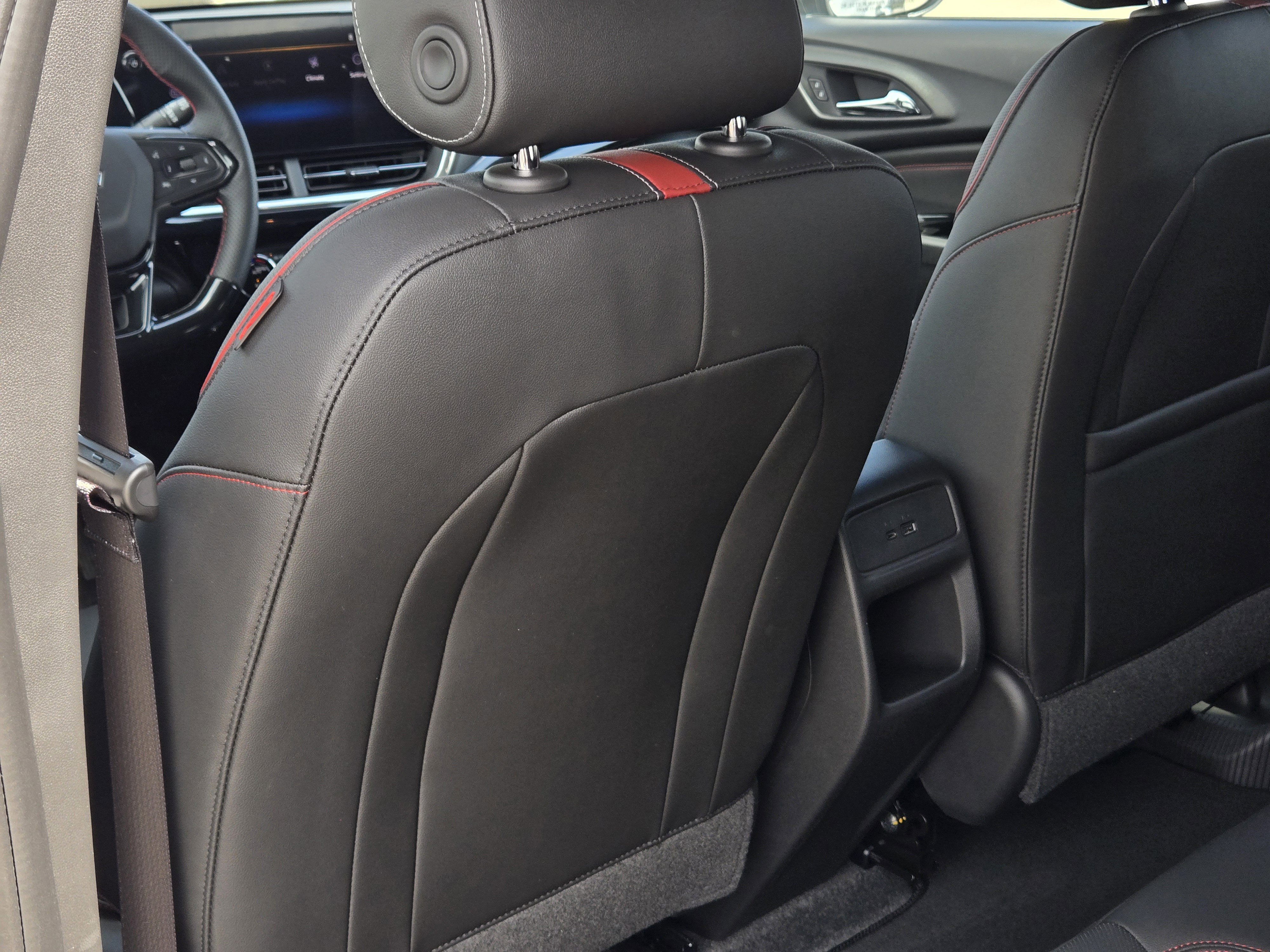 New 2026 Chevrolet Trax RS w/ Sunroof Package image 21