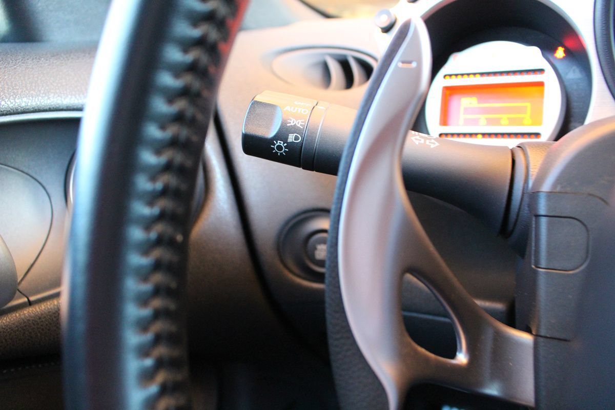 Used 2010 Nissan 370Z Touring w/ Sport Pkg RWD image 16