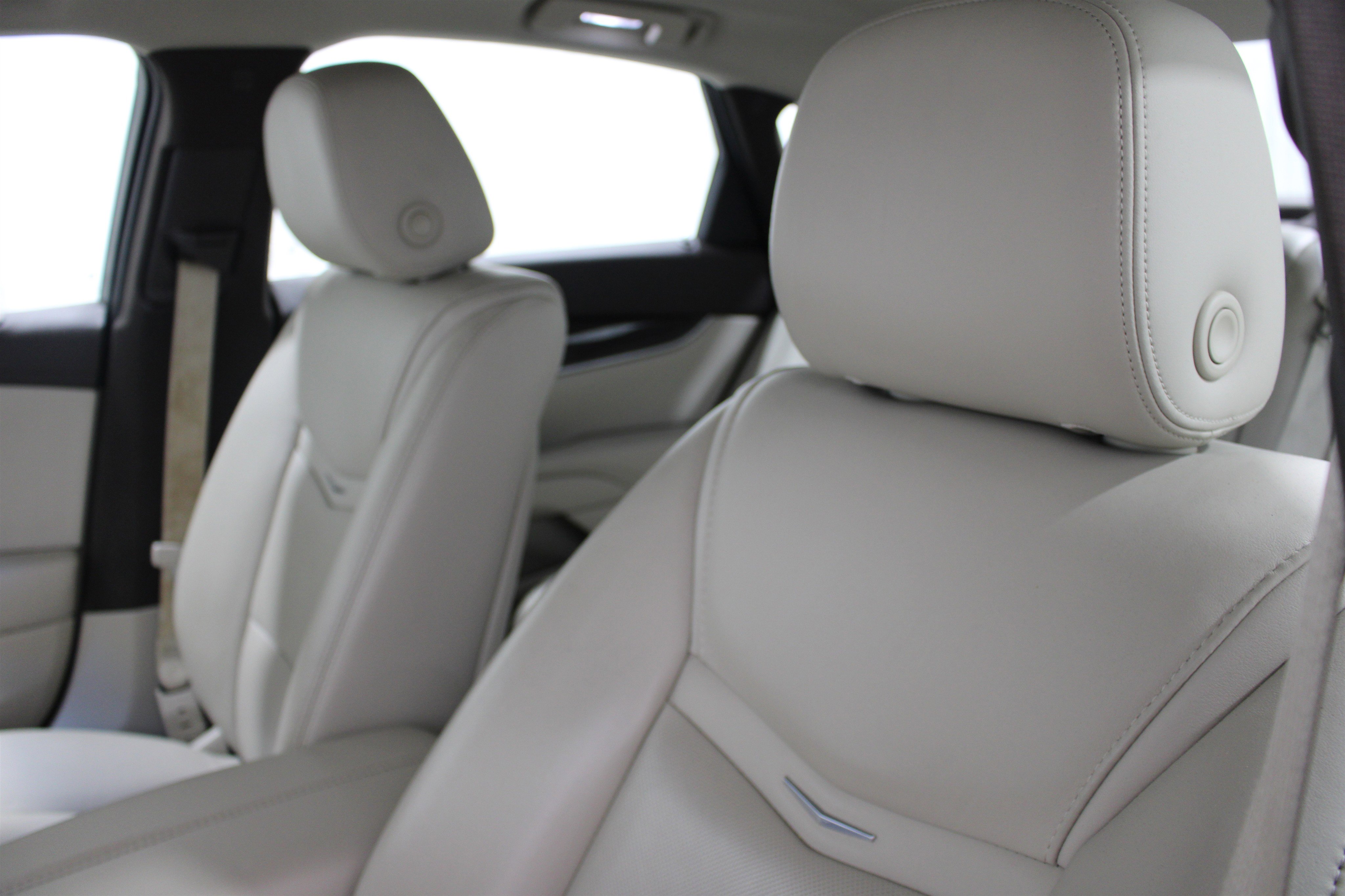 Used 2016 Cadillac XTS Luxury w/ Driver Awareness Package image 4