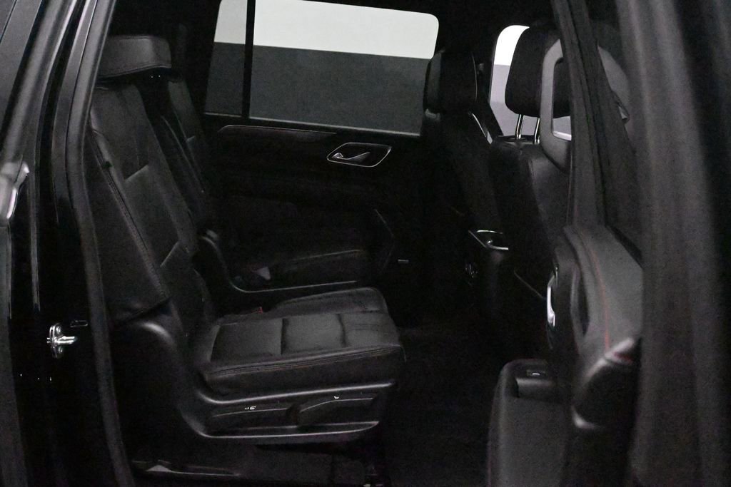 Used 2023 Chevrolet Suburban RST w/ Luxury Package AWD/4WD image 12