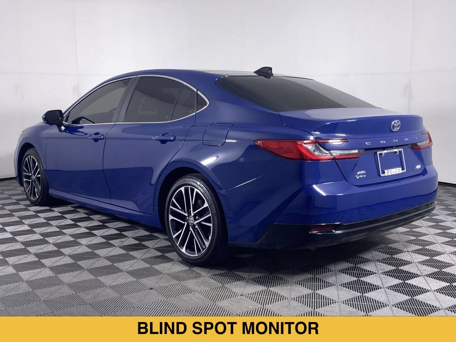 Used 2025 Toyota Camry XLE w/ Premium Plus Package AWD/4WD image 18