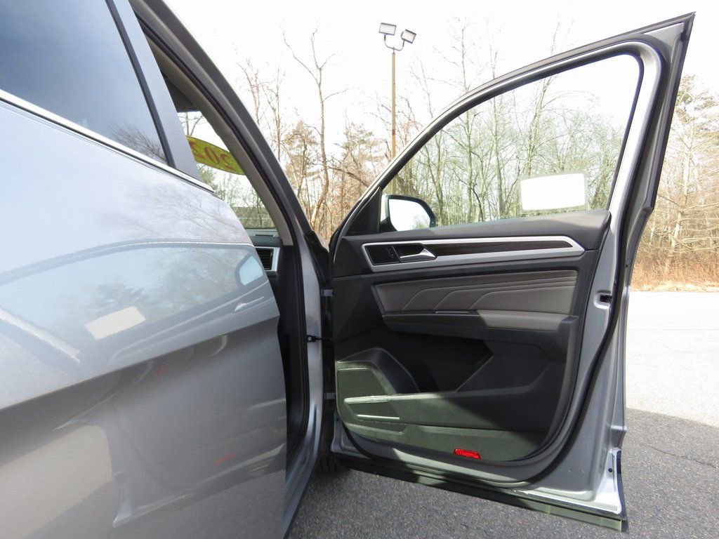 Used 2022 Volkswagen Atlas SE image 12