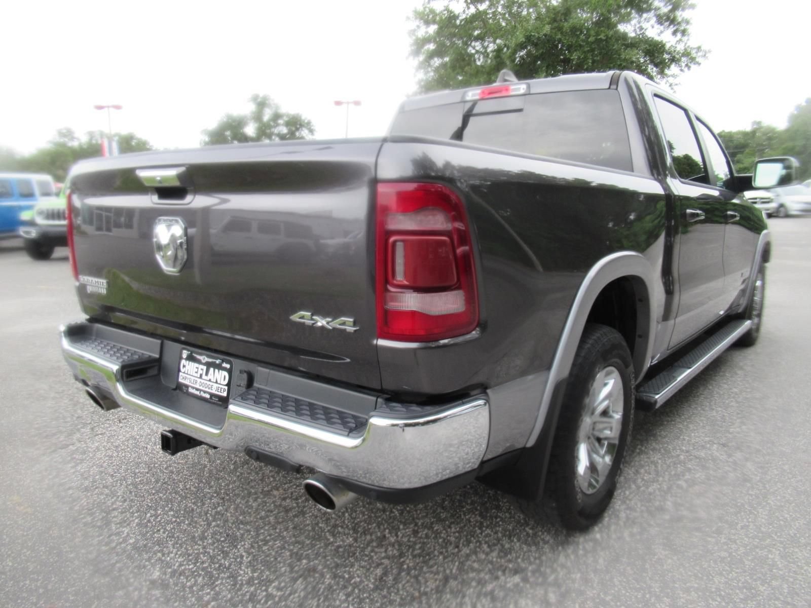 Used 2019 RAM 1500 Laramie AWD/4WD image 7