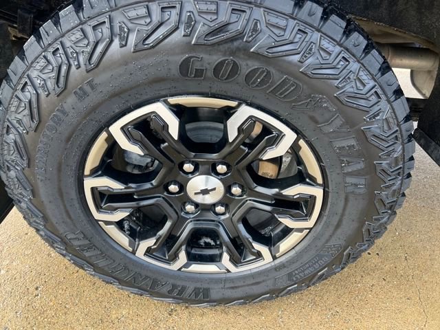 Used 2022 Chevrolet Silverado 1500 ZR2 w/ Technology Package image 11