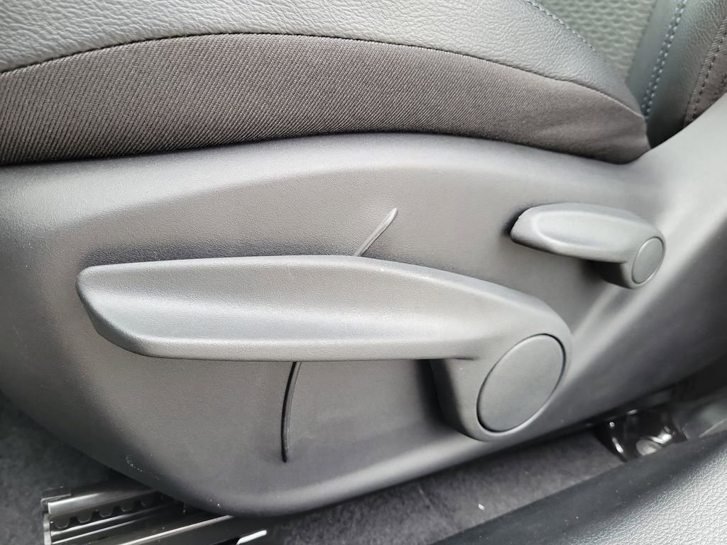 New 2026 Jeep Compass Latitude image 21