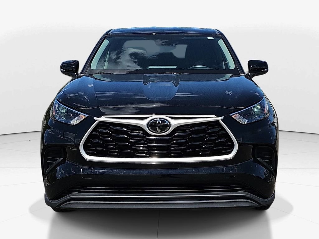 Used 2023 Toyota Highlander L image 11