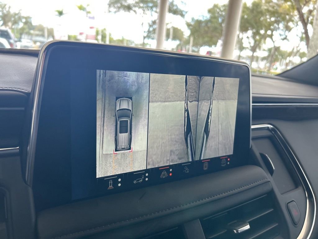 Used 2024 Chevrolet Suburban High Country w/ Advanced Technology Package image 11