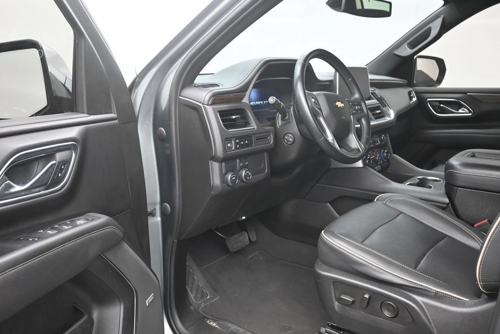 Used 2023 Chevrolet Suburban Premier RWD image 11