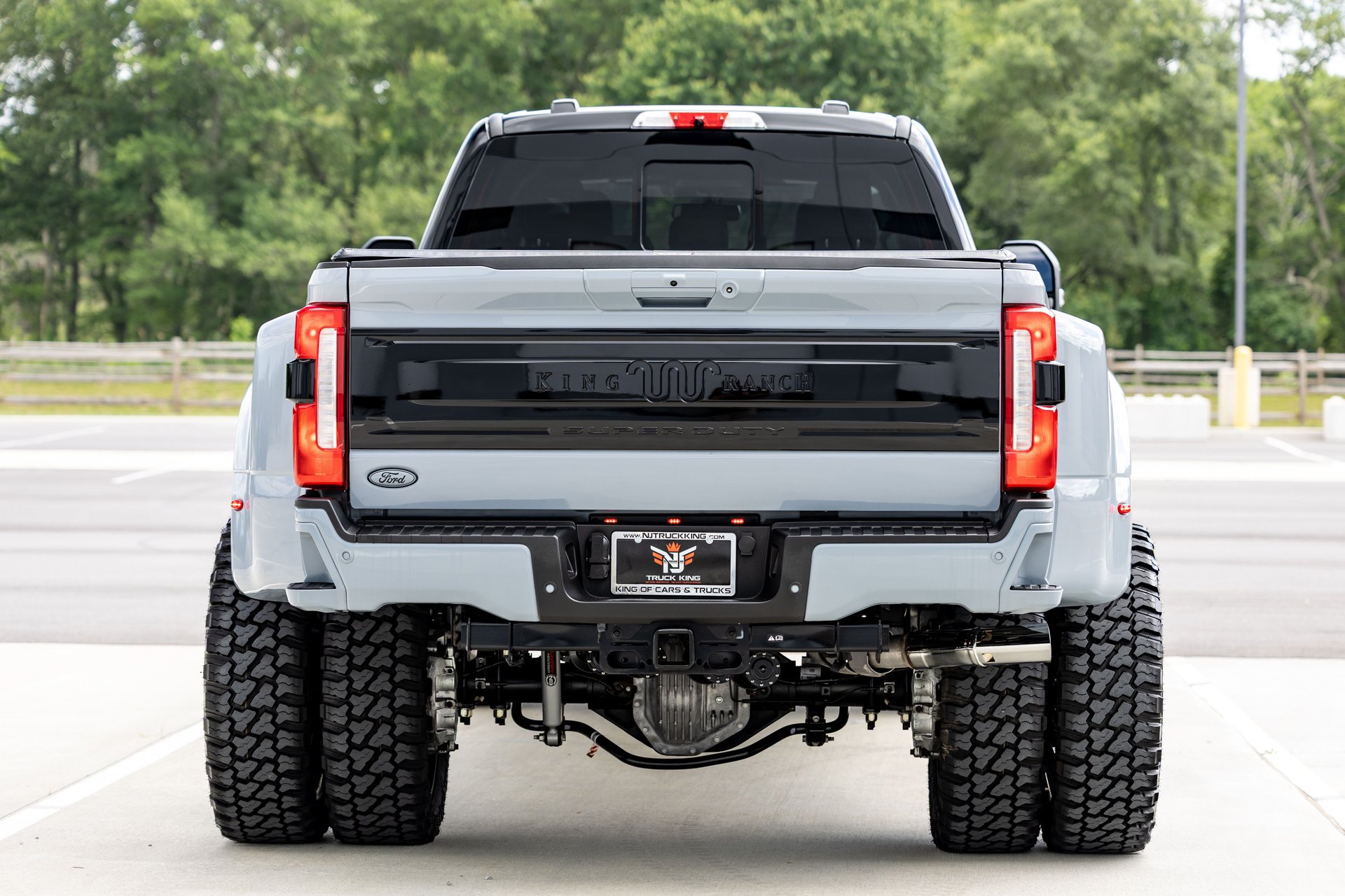 Used 2025 Ford F450 King Ranch w/ Chrome Package AWD/4WD image 15