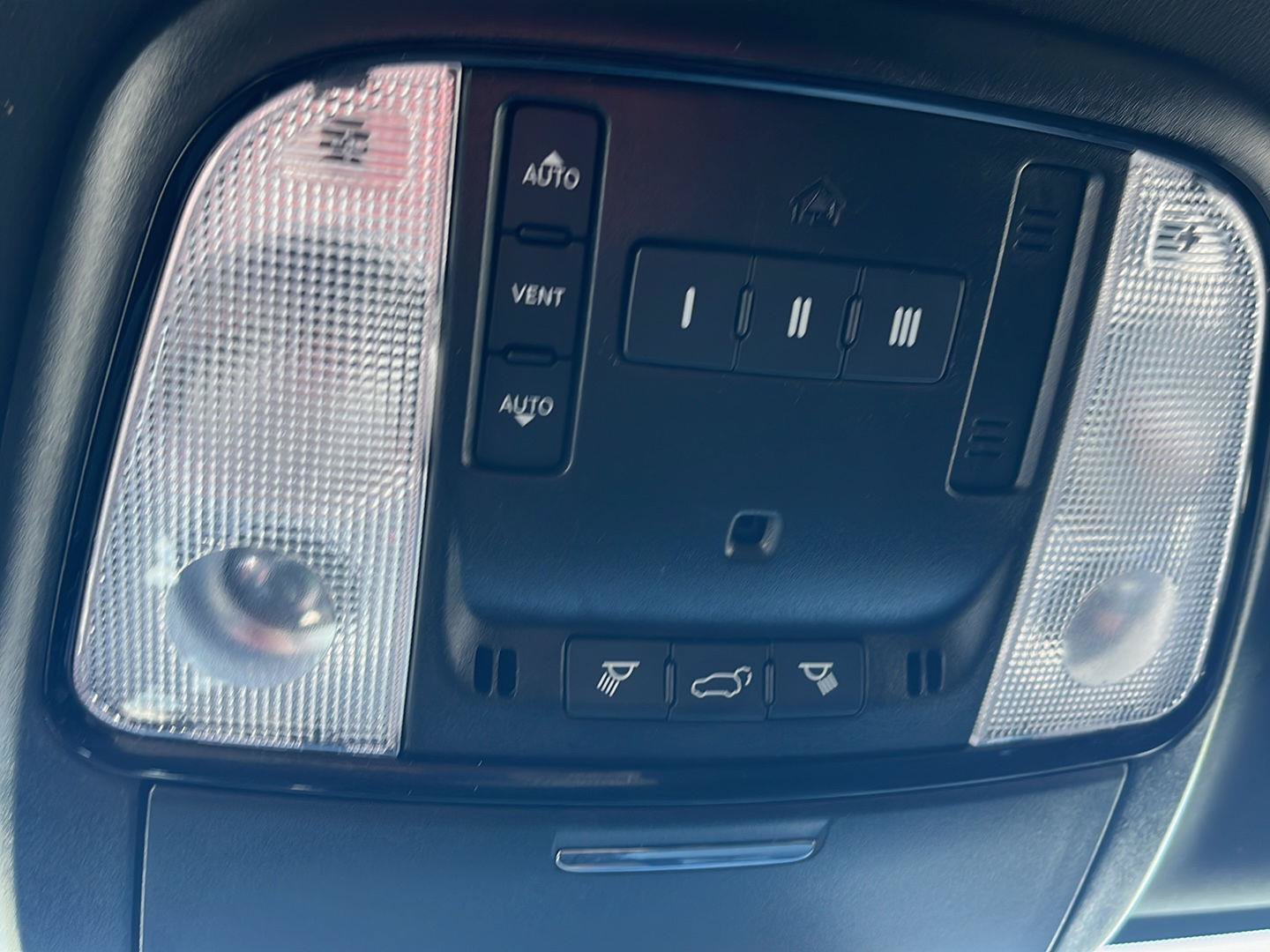 Used 2025 Dodge Durango GT AWD/4WD image 17