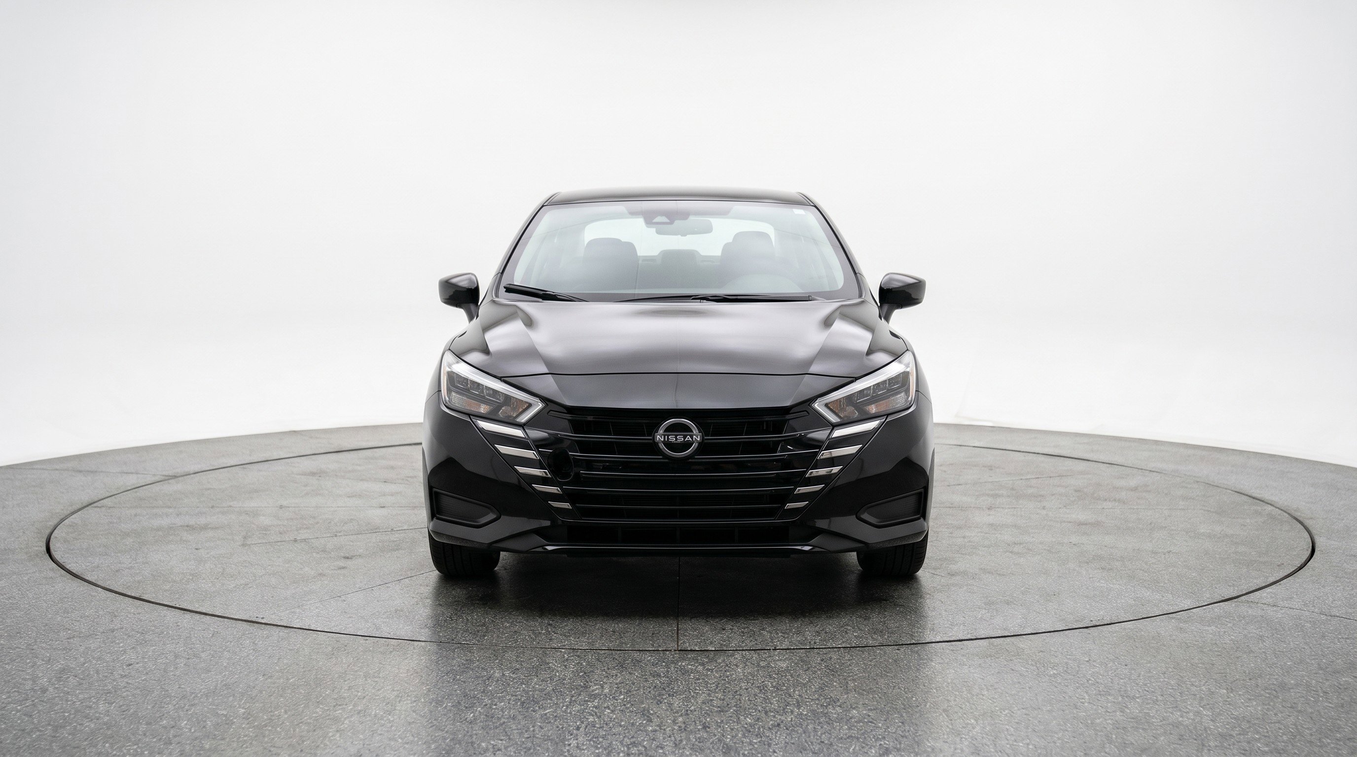 Used 2025 Nissan Versa SV image 2