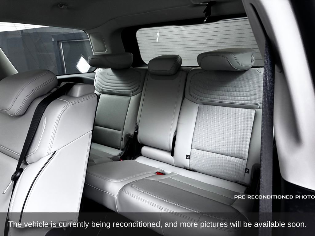 Used 2025 Ford Expedition Platinum w/ Platinum Ultimate Package image 5