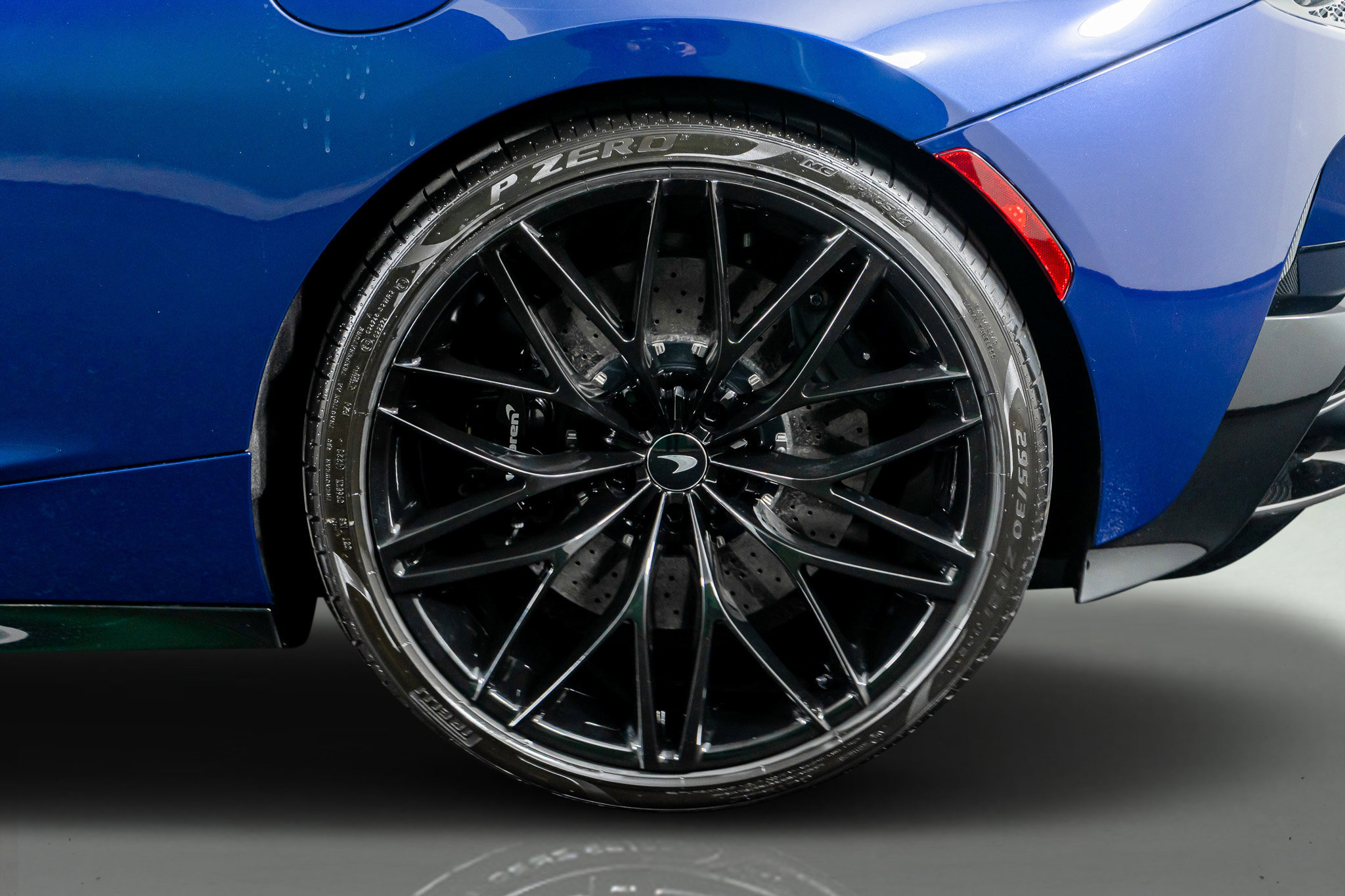 Used 2023 McLaren GT image 18