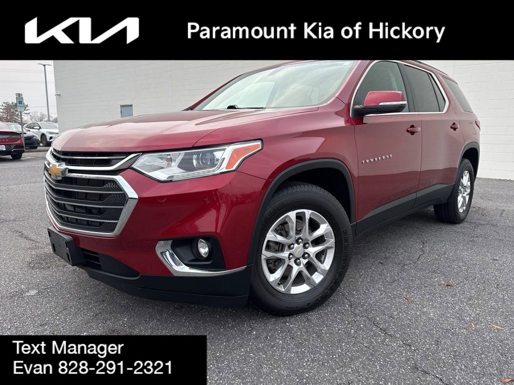 Used 2021 Chevrolet Traverse LT image 3