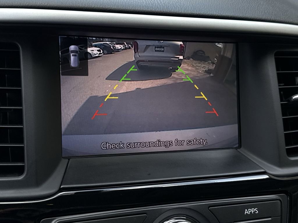 Used 2018 Nissan Pathfinder SV image 17