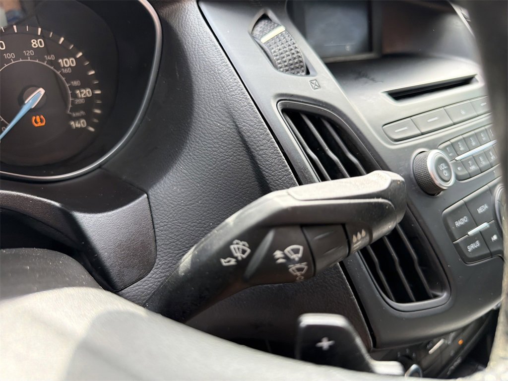 Used 2016 Ford Focus SE w/ SE Sport Package image 26