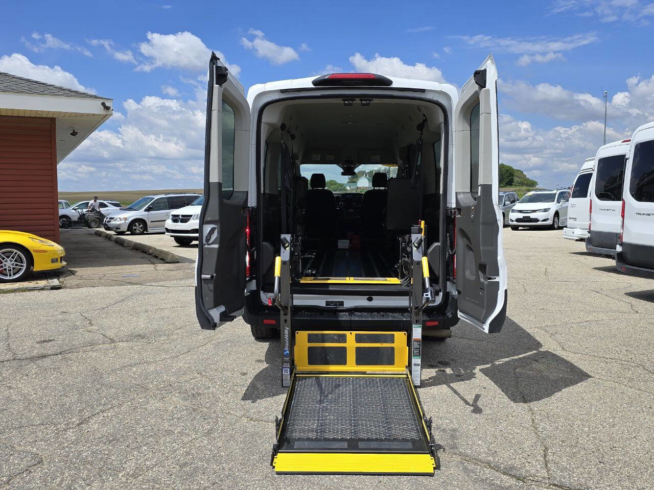 Used 2023 Ford Transit 350 XL image 3