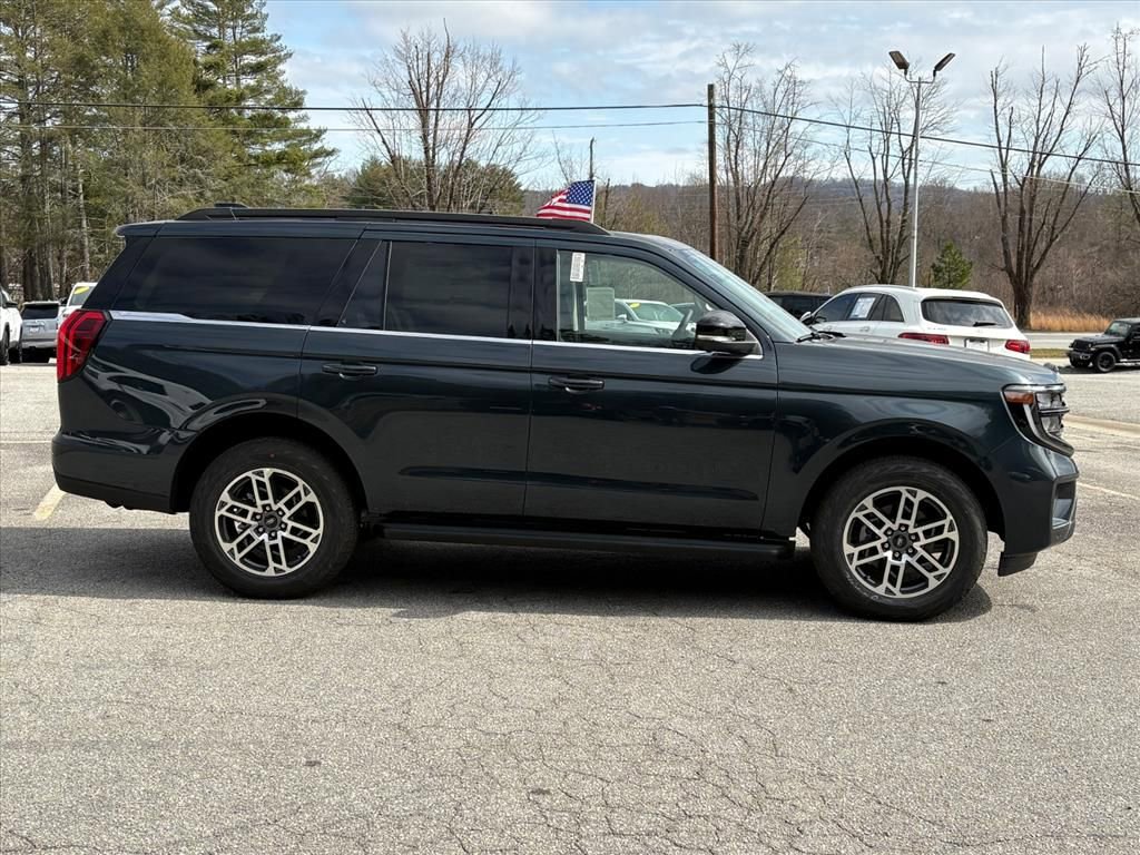 New 2026 Ford Expedition Active AWD/4WD image 3