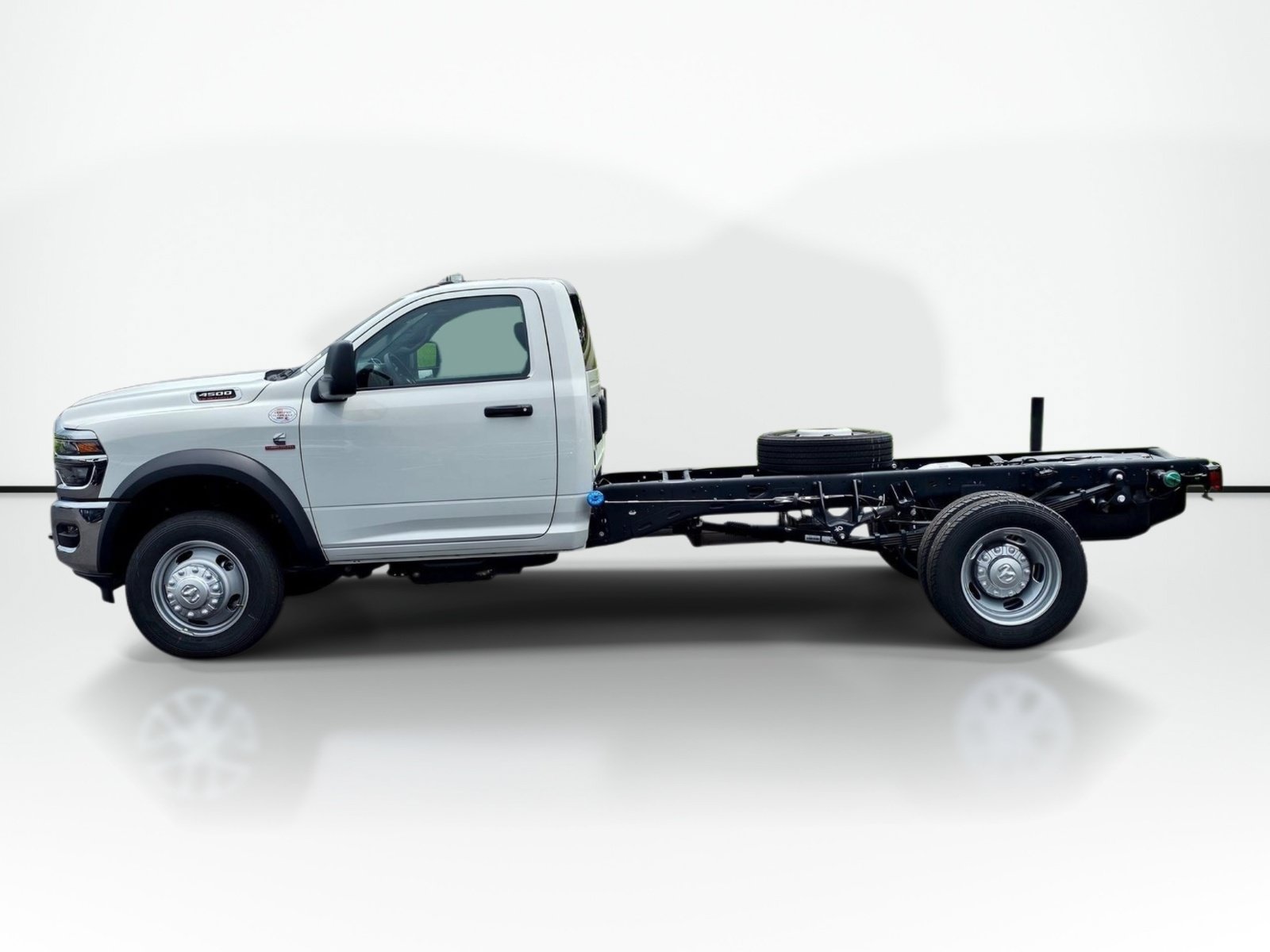 New 2026 RAM 4500 Tradesman w/ Chrome Appearance Group AWD/4WD image 15