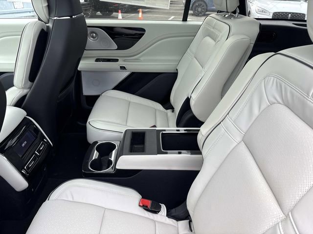 New 2026 Lincoln Aviator Black Label w/ Black Label Special Edition image 18