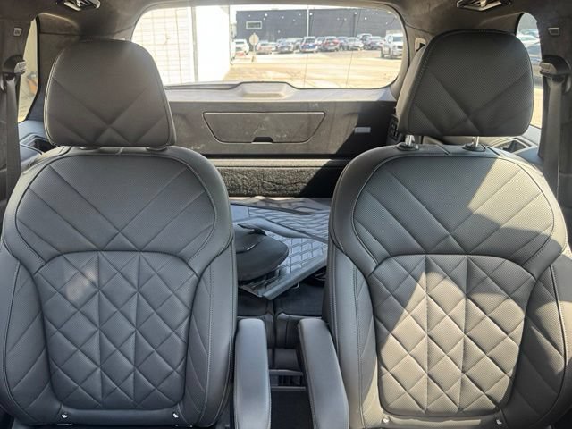 Certified 2025 BMW X7 xDrive40i w/ M Sport Package AWD/4WD image 28