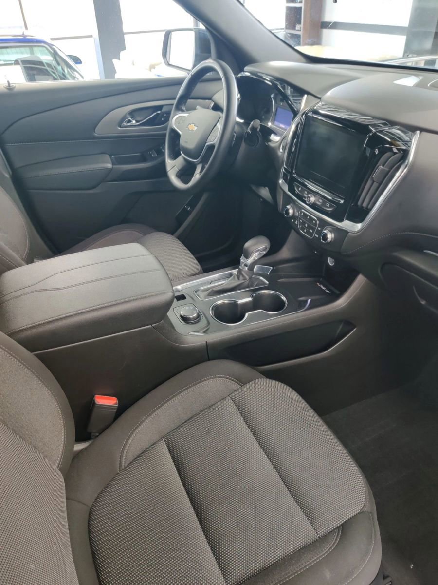 Used 2023 Chevrolet Traverse LT w/ LPO, Floor Liner Package image 16