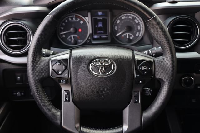 Used 2022 Toyota Tacoma TRD Off-Road AWD/4WD image 14