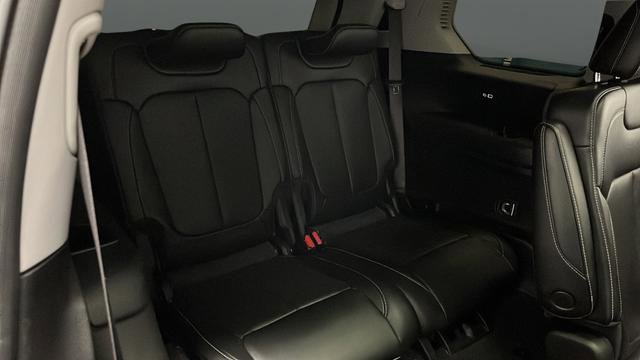 Used 2023 Jeep Grand Cherokee L Limited w/ Luxury Tech Group II AWD/4WD image 26