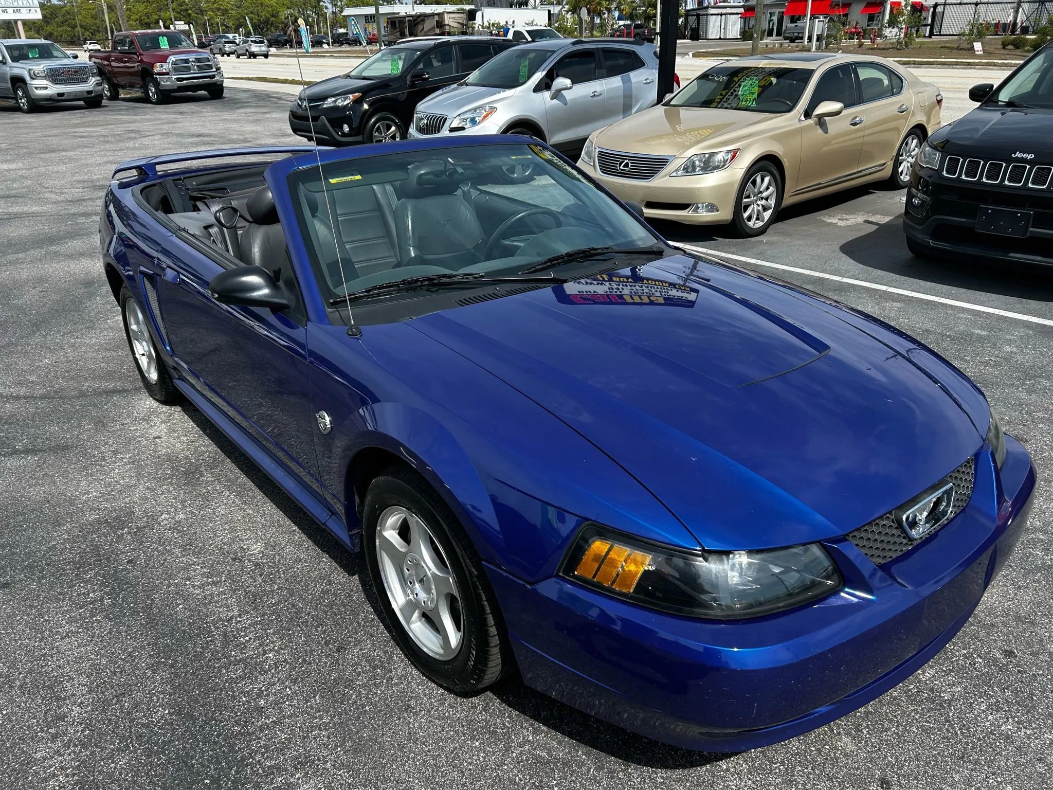 Used 2004 Ford Mustang Deluxe Convertible RWD image 8
